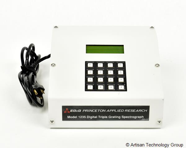 Princeton Applied Research 1235 Digital Triple Grating Spectrograph Controller