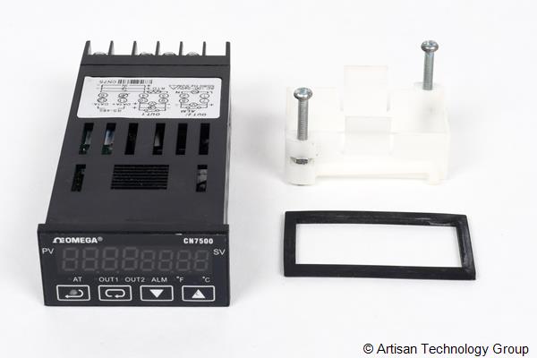OMEGA CN7523 Microprocessor Based Temperature Process Controller