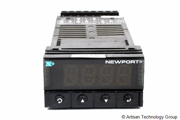 OMEGA CNi3233 Temperature and Process Controller