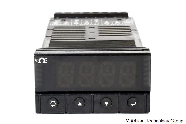 OMEGA CNi3253 Temperature and Process Controller