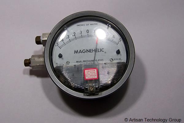 Dwyer Instruments 2301 Magnehelic Differential Pressure Gage
