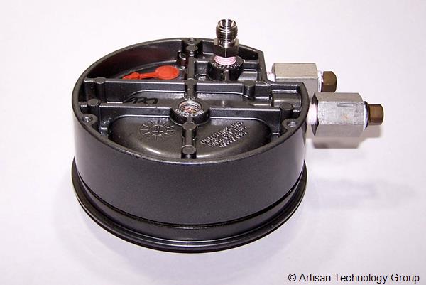 2301 Dwyer Instruments (Magnehelic Differential Pressure Gage