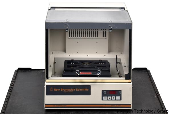 New Brunswick Scientific Classic C24 Benchtop Incubator Shaker