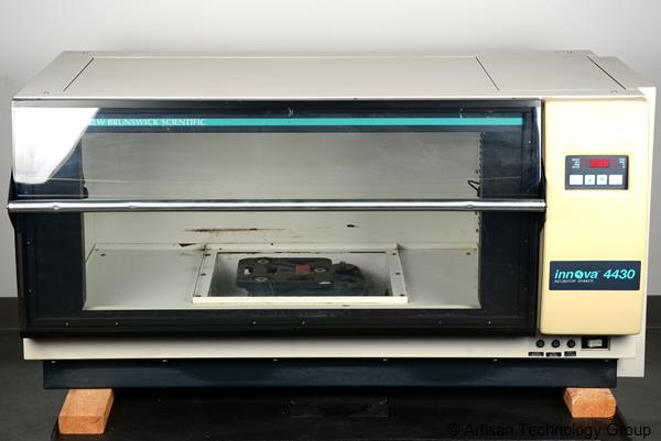 New Brunswick Scientific Innova 4430 Large-Capacity, Stackable Incubator Shaker