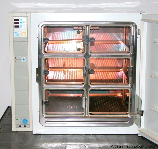 Heraeus BB 6220 Gas Jacketed CO2 Incubator