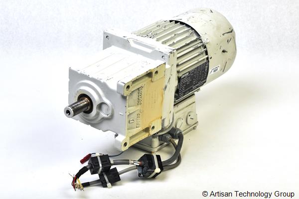 Lenze GST04-2M VBR 071-32 Helical Gearbox