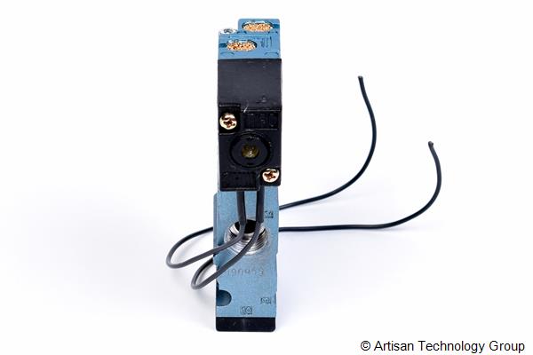 MAC 52A-11-D0C-DM-DDAA1BA 3-Way Balanced Spool Valve Pilot, 4-Way Solenoid Valve