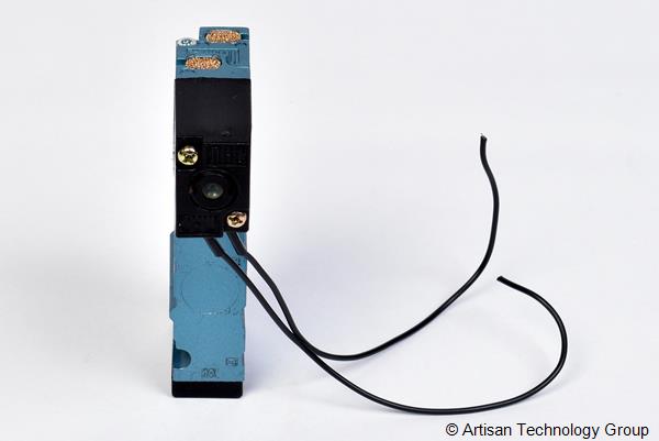 MAC 52A-13-00C-DM-DDAA1BA 3-Way Balanced Spool Valve Pilot, 4-Way Solenoid Valve