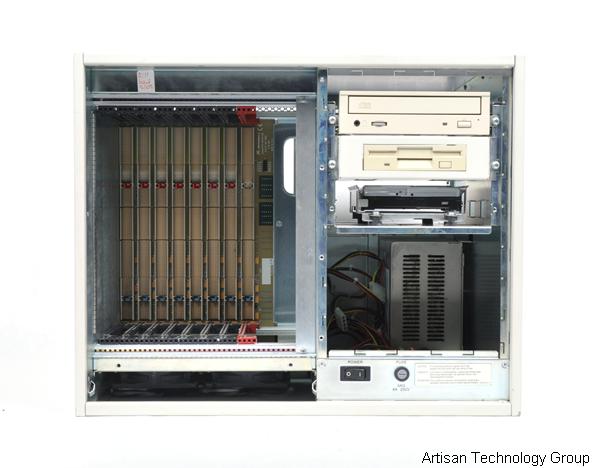 Motorola CPX2208 8-Slot CompactPCI Chassis, w/ CD, Floppy and Hard Drives