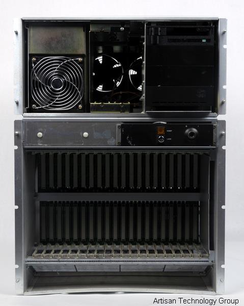 Motorola MVME985RM-001 VME Chassis