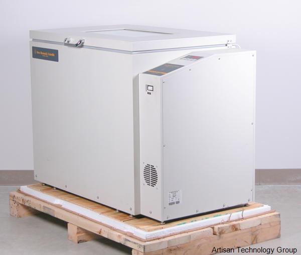 C25 New Brunswick Scientific (Incubated Floor Model Shaker