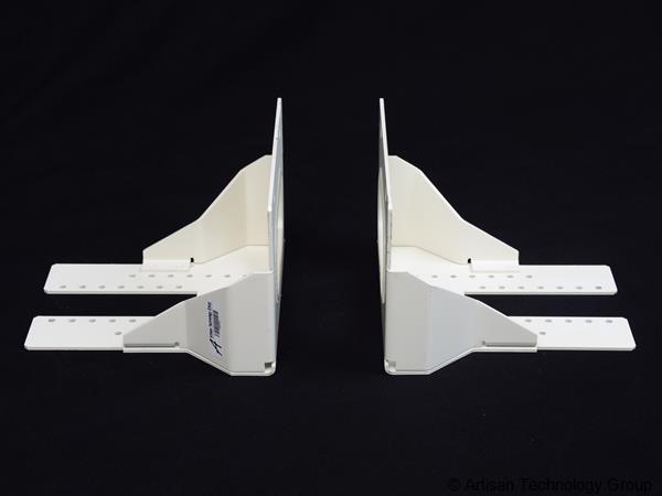 NI 778948-01 PXI-103x and PXIe-107x 4-Slot 3U PXI Chassis Rack Mount Kit