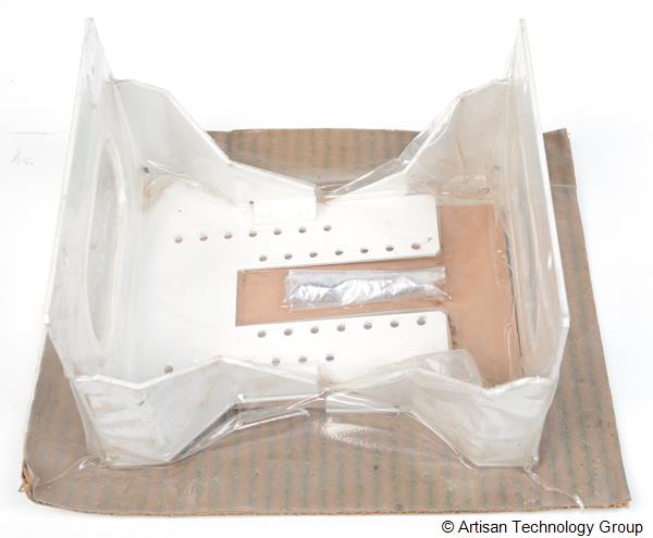 NI 778948-01 PXI-103x and PXIe-107x 4-Slot 3U PXI Chassis Rack Mount Kit