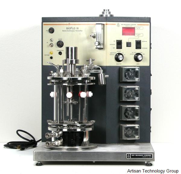 New Brunswick Scientific BioFlow III Batch / Continuous Benchtop Fermentor