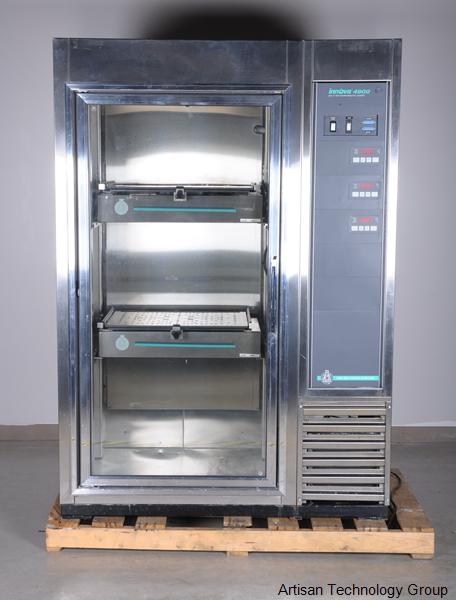 New Brunswick Scientific Innova 4900 Space-Saving Environmental Chamber