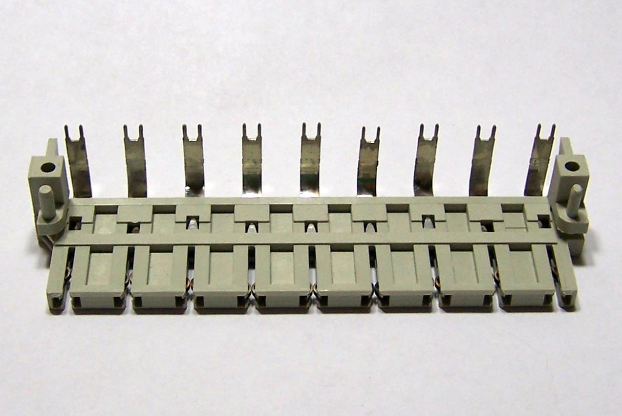 9 Contact Angled Female Power Connector ArtisanTG™