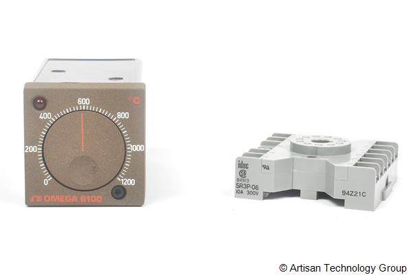 OMEGA 6132H Temperature Controller