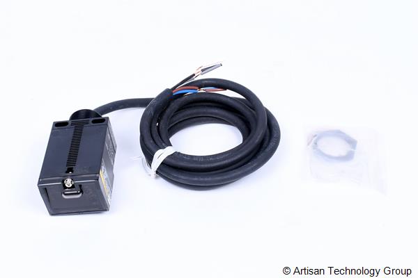 OMRON E3JU-25DM4 General-Purpose Photoelectric Sensor