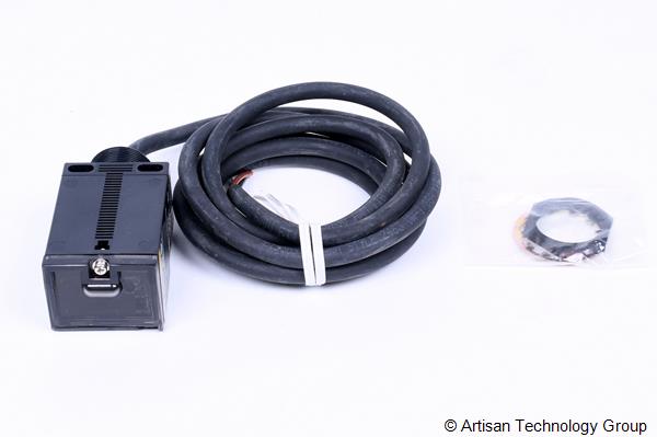 OMRON E3JU-25DM4 General-Purpose Photoelectric Sensor
