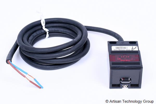 Interruttore Fotoelettrico Omron E3JU-R5M4 | 24-240 VAC | Usato In Buone Condizioni