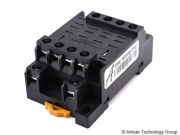 OMRON PTF14A-E Front-Mounting Square Socket