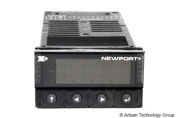 Newport Electronics Pt32-224-C24 Platinum Series Temperature and Process Controller