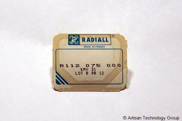Radiall R112 075 000 Gold, Crimp, Straight Plug Subminiature Coaxial Connector