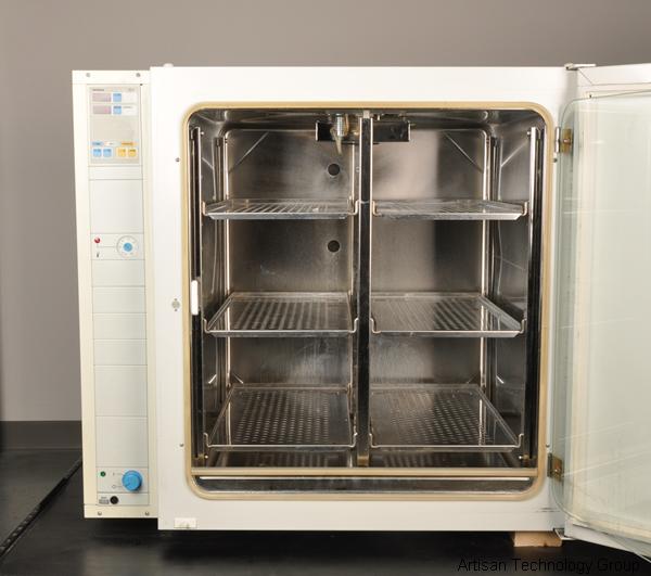 Heraeus BB 6220 Gas Jacketed CO2 Incubator