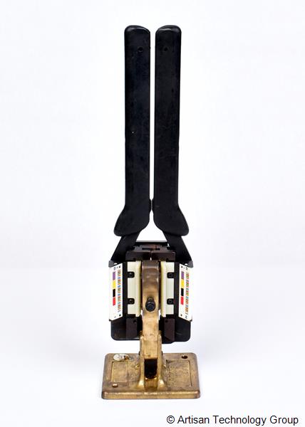 AMP MI-1 Portable Butterfly Hand Tool for CHAMP 25-Pair Connectors
